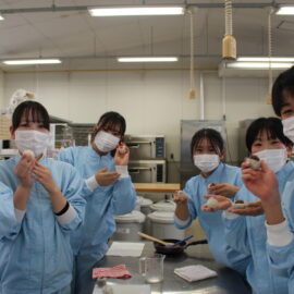 【食品科学科】和菓子実習を行いました